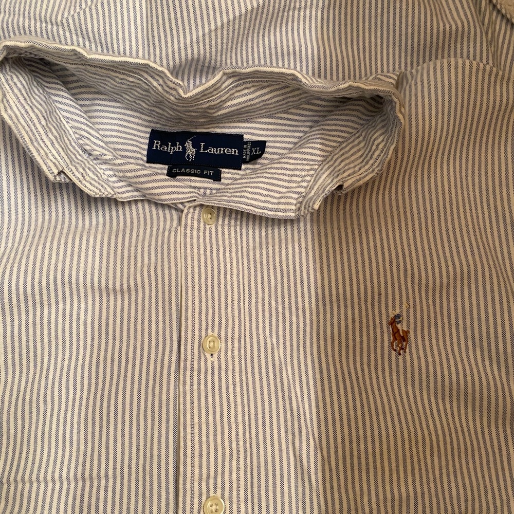 Long sleeve collared shirt